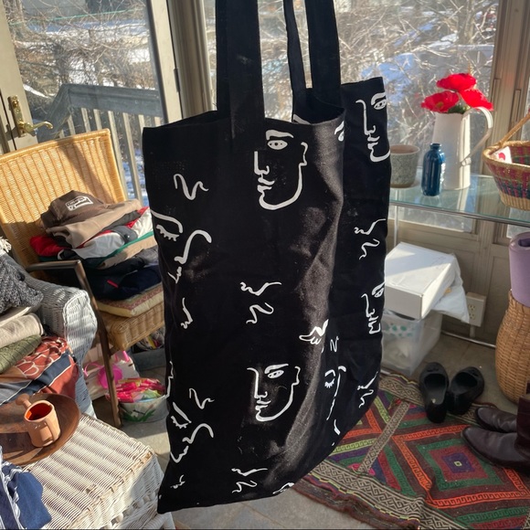 ASOS DESIGN ABSTRACT FACE PRINT TOTE BAG - Picture 2 of 2